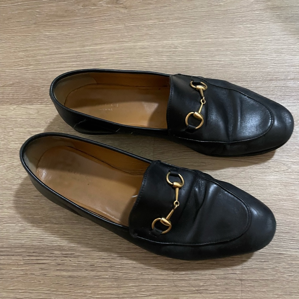 Gucci black leather loafers size 40